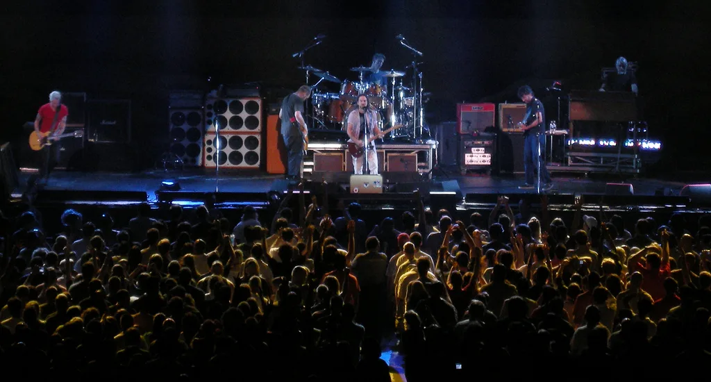 Pearl Jam subasta póster ayudar a víctimas de terremotos venezolanos