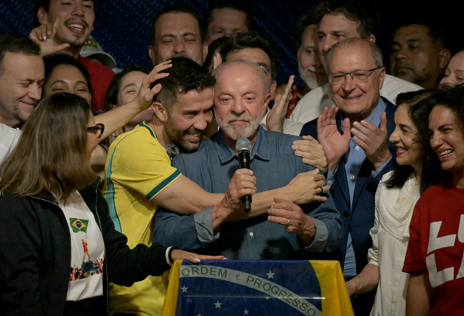 Lula plantea una IA brasileña y más control digital