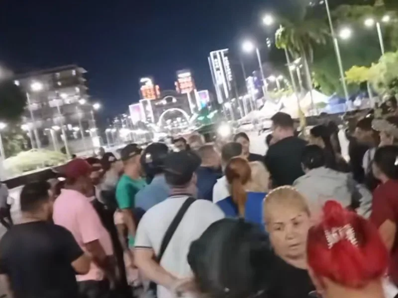 Damnificados de los sismos protestan en la avenida Bolívar