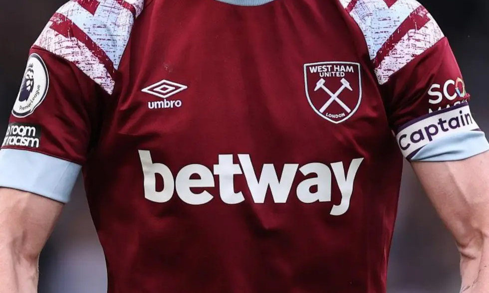 Eliminan publicidad de apuestas en camisetas de fútbol inglés