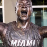 Wade acepta corregir la estatua que levantó el Heat en Miami
