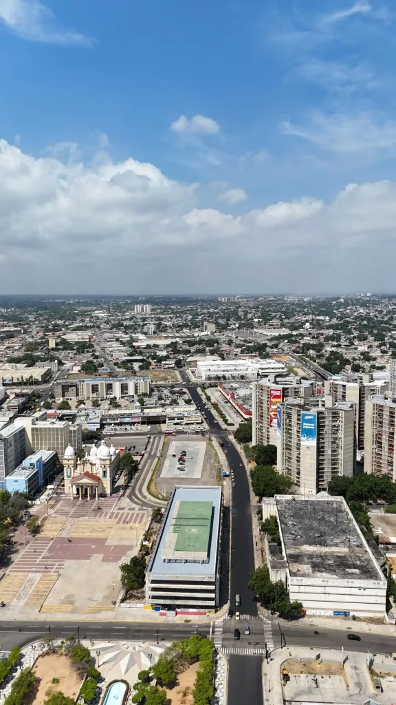 Rehabilitan alumbrado de la avenida Libertador en Maracaibo