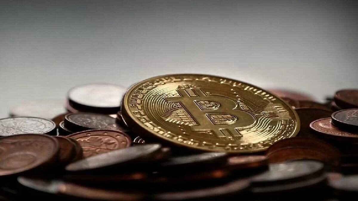 Bitcoin sube a su mayor nivel en casi dos semanas tras mejorar el apetito por riesgo