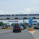 Tránsito moderado y controles en el Puente sobre el Lago