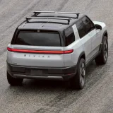 Rivian ordena revisión técnica de su SUV R2 por falla eléctrica