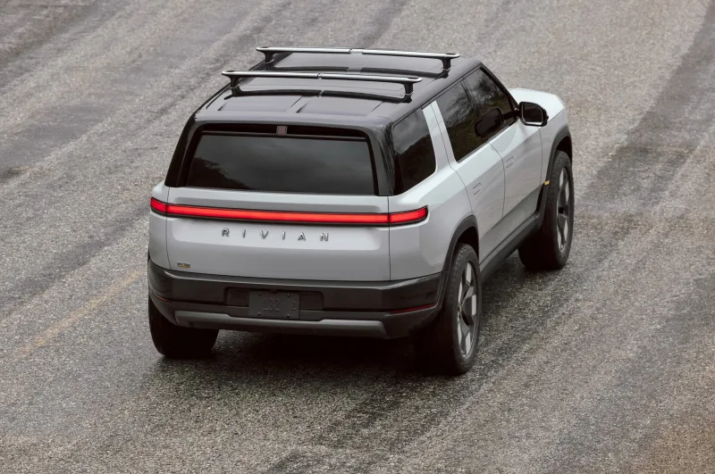 Rivian ordena revisión técnica de su SUV R2 por falla eléctrica