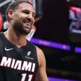 Klay Thompson encestó 7 triples y decidió el triunfo del Heat