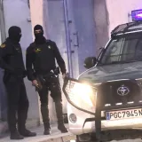 Registros en Ceuta por presunta entrega de armas a migrantes