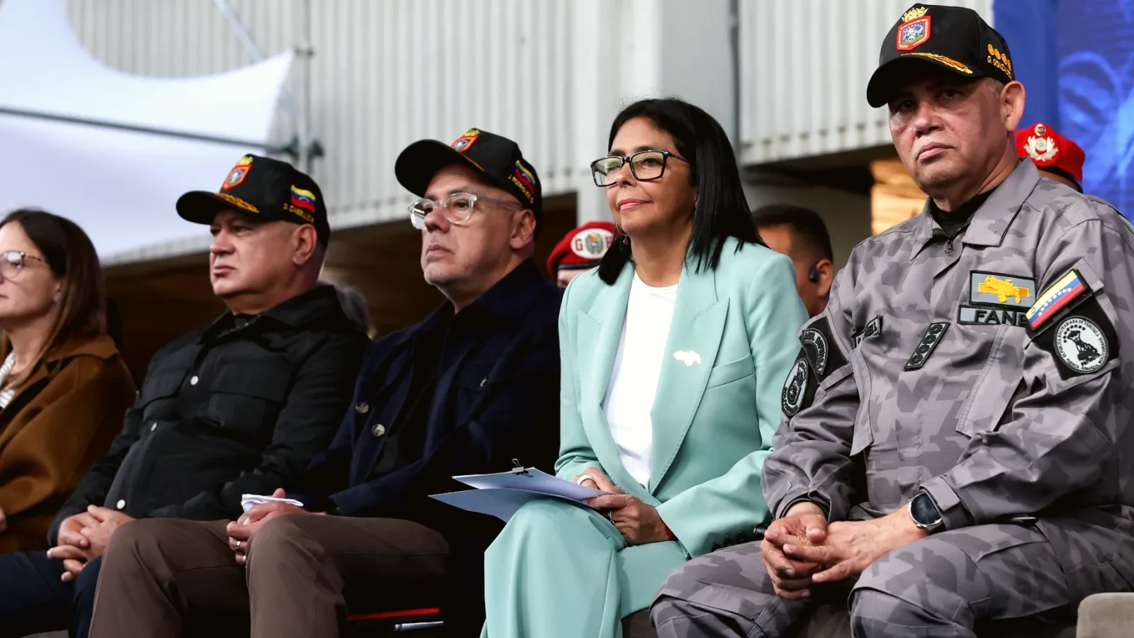 Delcy Rodríguez pide plan para viviendas y servicios tras sismos