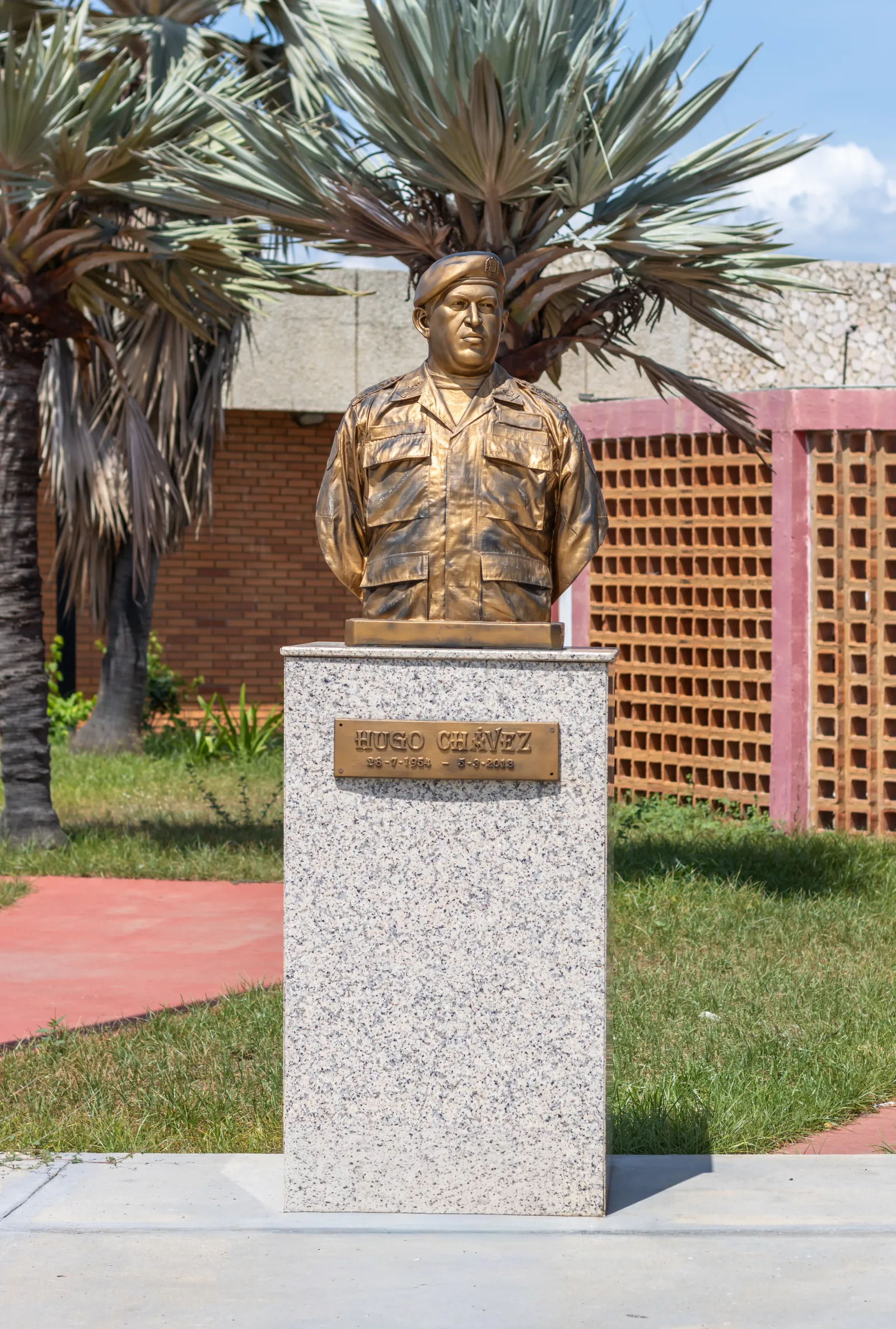 Busto Hugo Chávez MG 493420250913