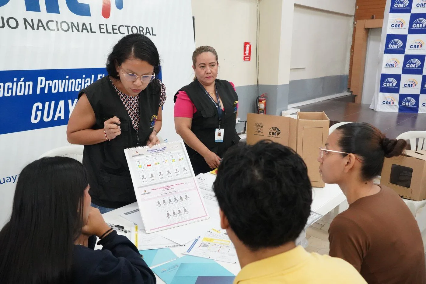 Guayas capacita a la mitad de los integrantes de mesas electorales