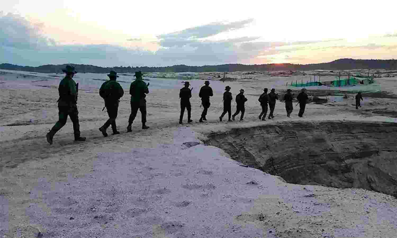 Desmantelan un campamento de minería ilegal en Amazonas