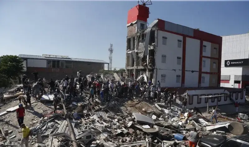 Terremoto deja 20 estructuras colapsadas y atrapados en Cali