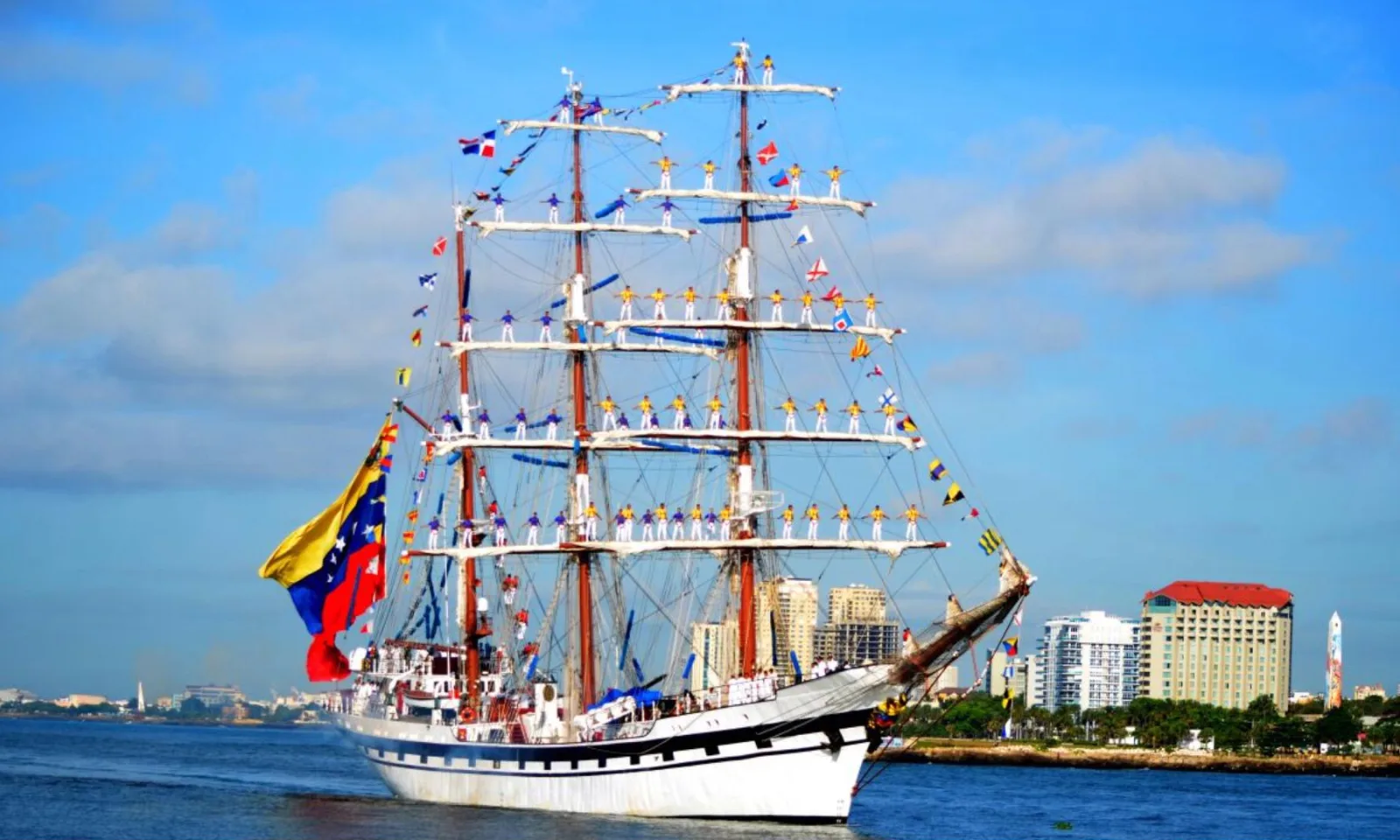 Buque Escuela Simón Bolívar zarpará en su 33 Crucero de Instrucción