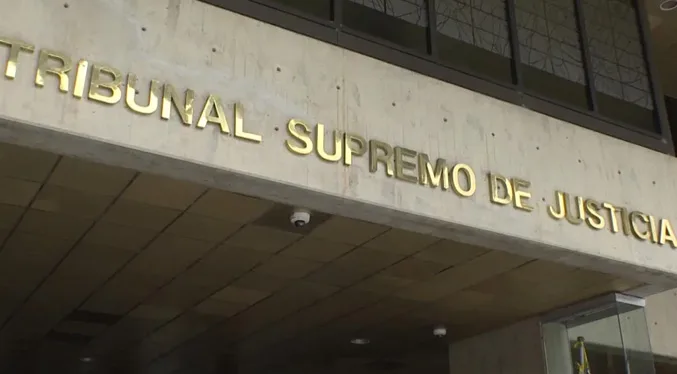 Más de 100 aspirantes entran en la carrera por el TSJ