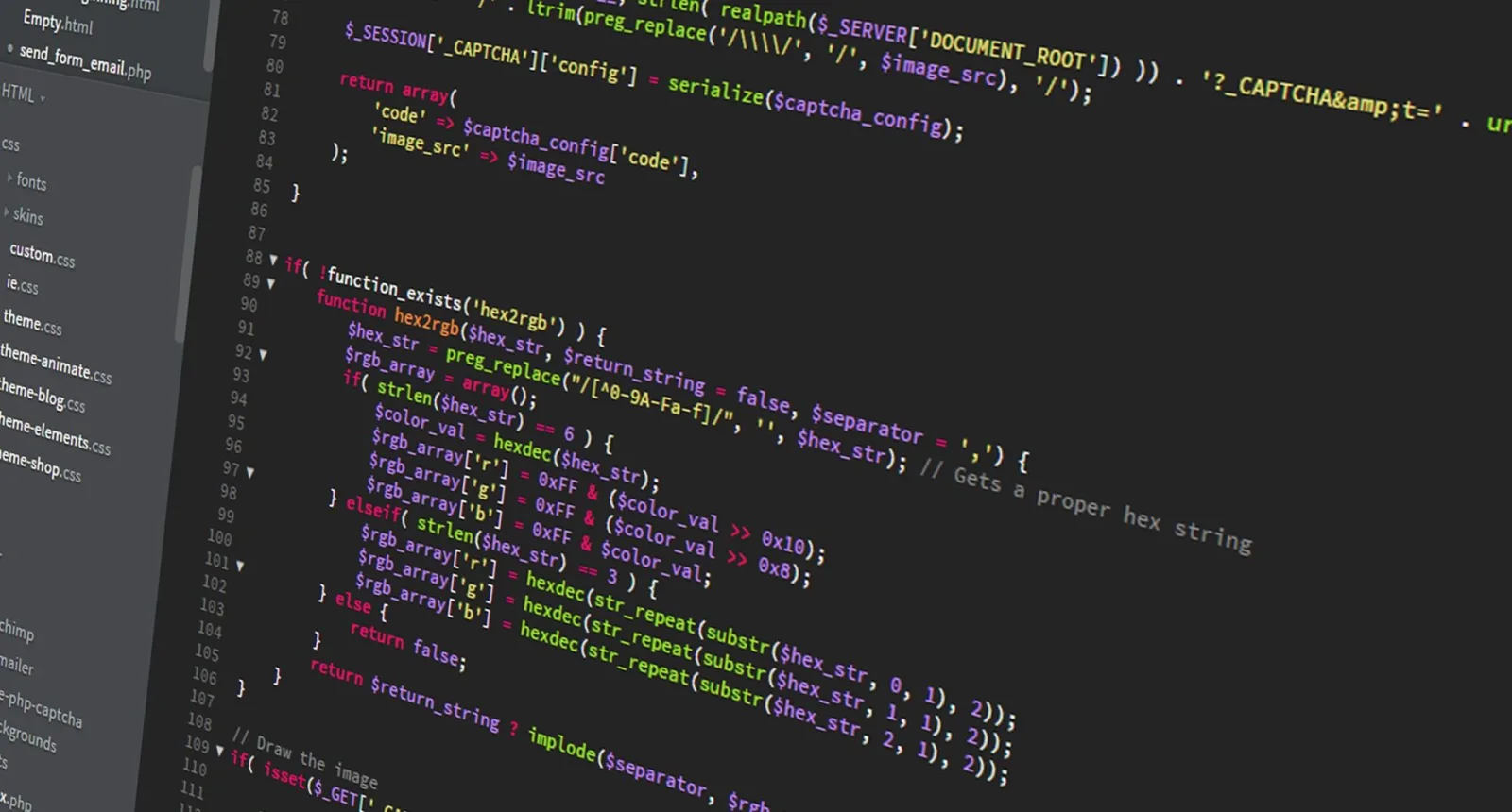 Código PHP colorido mostrado en una pantalla oscura, ideal para temas de programación.