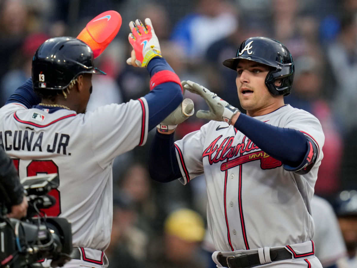 Riley y Acuña dieron el triunfo a Bravos