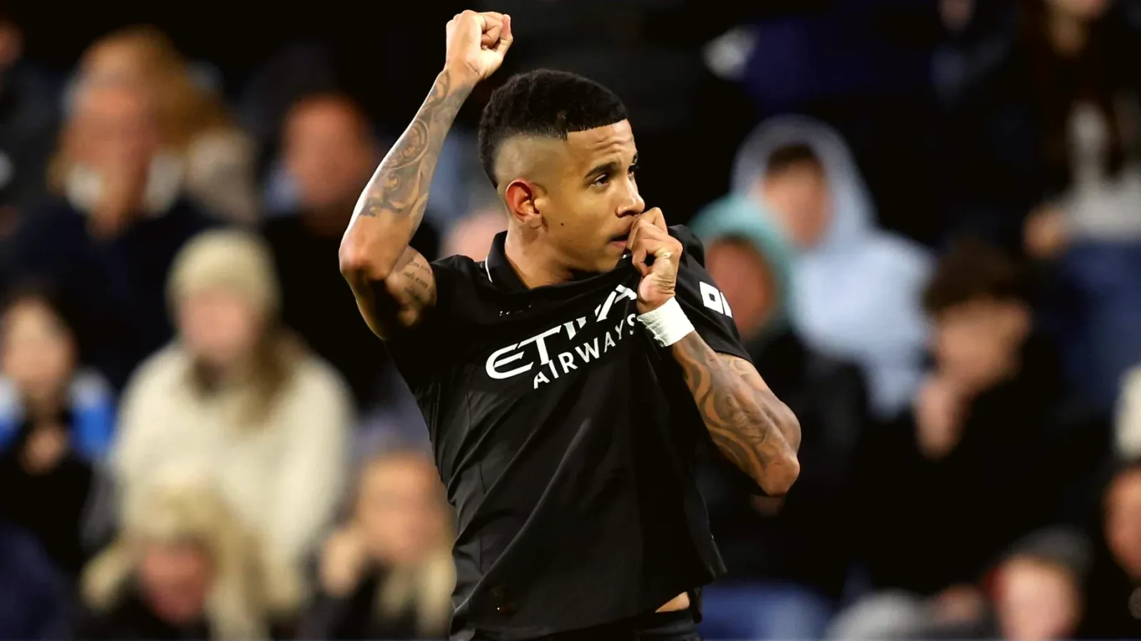 Tottenham y City negocian a Savinho por hasta 70 millones