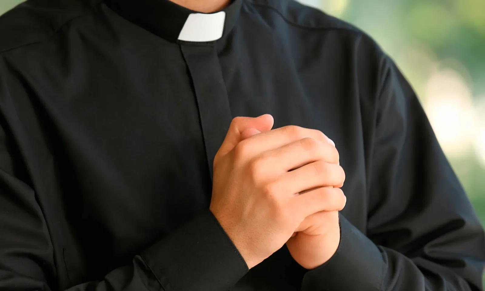 Condenan a sacerdote ortodoxo ruso por criticar invasión a Ucrania