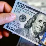 BCV aumenta la intervención 12,49 bolívares y cierra en 823,94