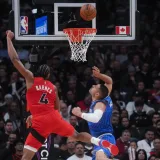 Toronto pasó por encima de Orlando y ganó 129-99