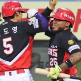 Castro conecta dos vuelacercas y suma 21 en Corea