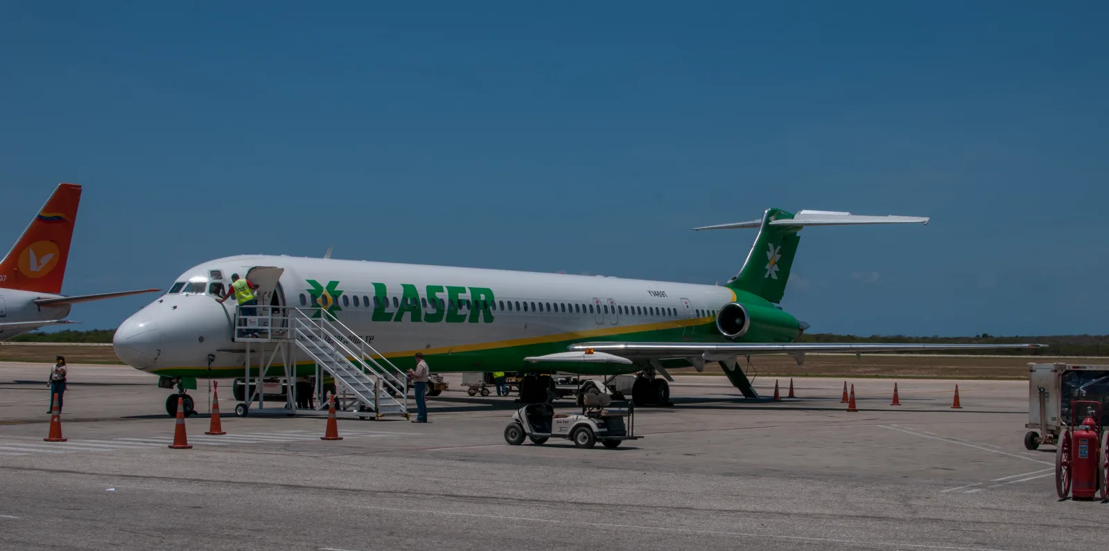 Laser Airlines lamenta la pérdida de 15 trabajadores tras sismos