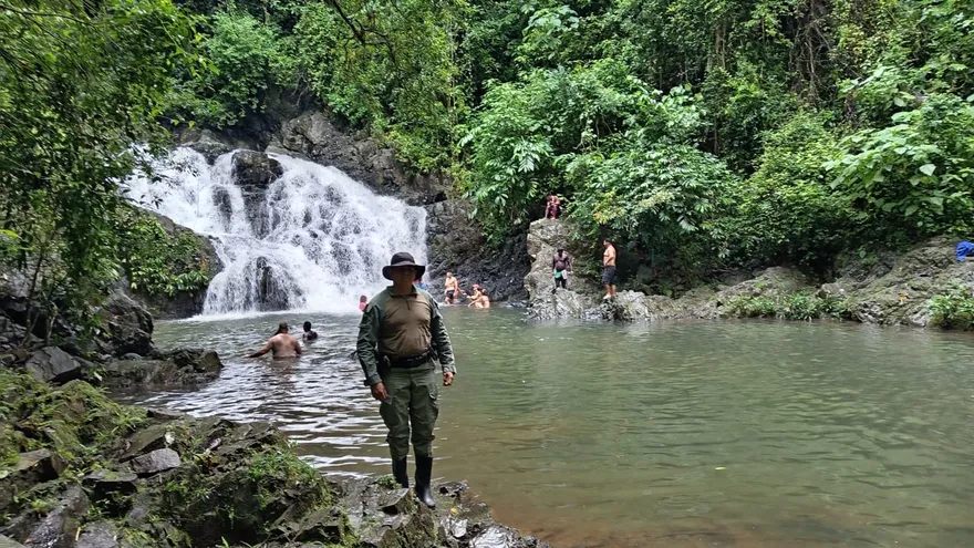 Deslave en el río Chagres deja a un policía herido y cierra La Cascada