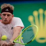 Davidovich y Zverev se citan en las semifinales de Shanghái