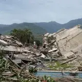 Gobierno restringe el ingreso a La Guaira para ordenar rescates tras los sismos