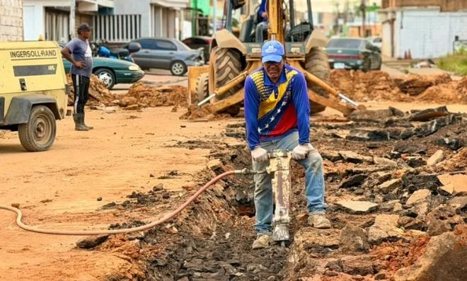 Sustituyen 120 metros de colector en Amparo, Maracaibo