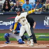Tres venezolanos van por una segunda corona con Milwaukee