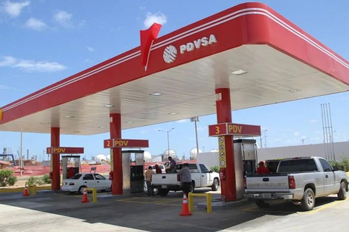 PDVSA activa piloto de gasolina super premium a 1 dólar por litro en Caracas
