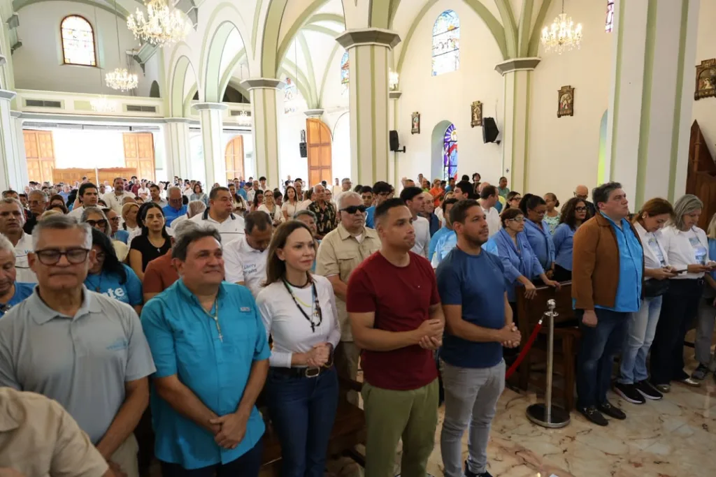 Machado reapareció en Caracas tras un regreso de 11 horas
