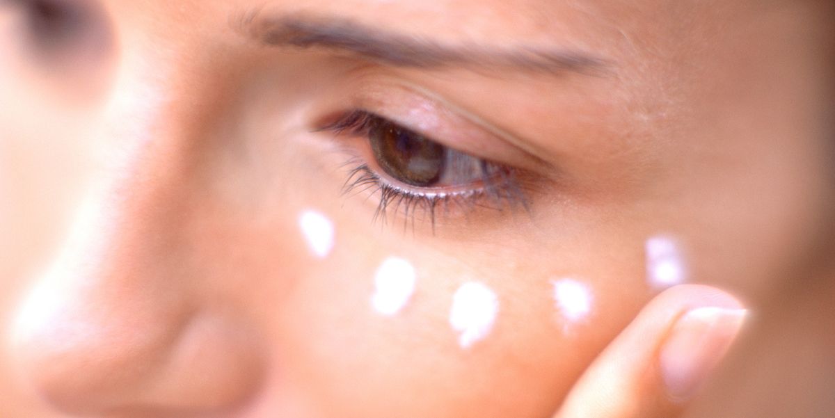 Las 17 mejores cremas para los ojos contra la hinchazón