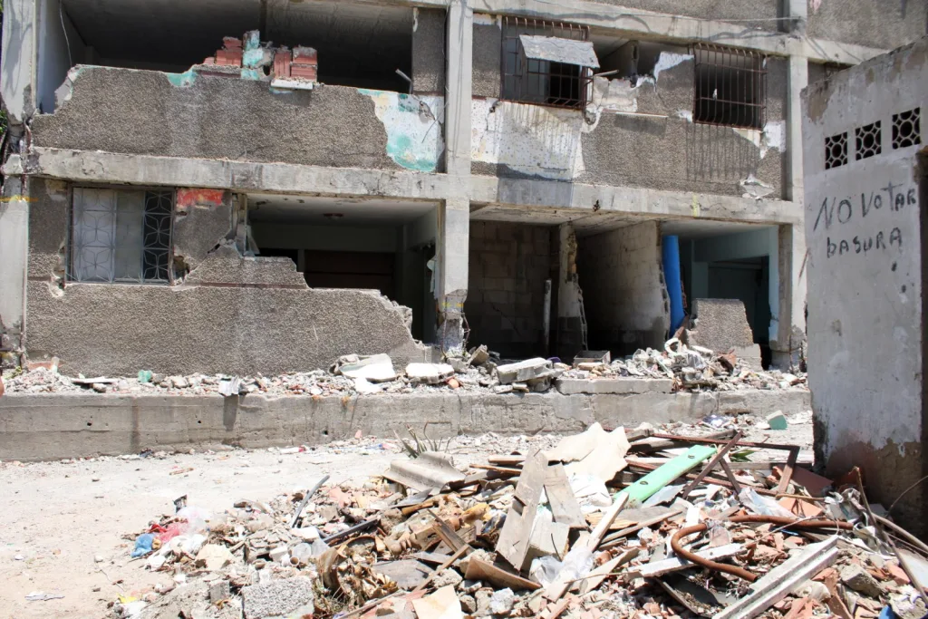 Vecinos de La Páez viven entre duelo y espera por demolición