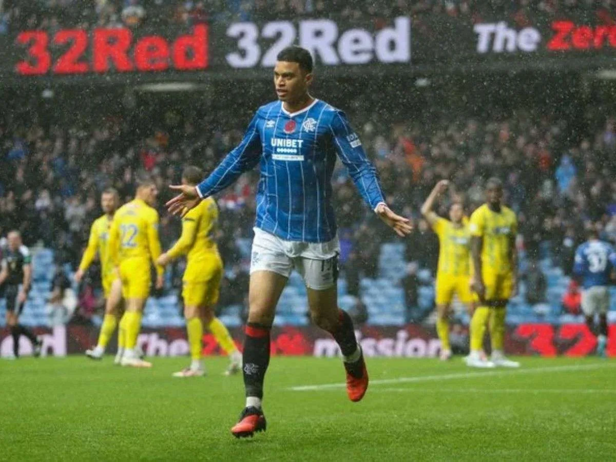 Kelsy marca dos veces y Rangers vence 4-0 al St Johnstone