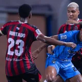 Peñalba firma doblete y Tauro FC vence 2-0 a Sporting
