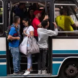 Transportistas proponen subir el pasaje urbano a 70 centavos