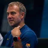 Flick estudia tres alternativas atrás ante el PSG