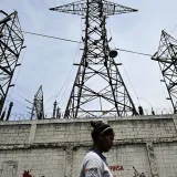Gobierno prepara reforma eléctrica y promete sumar 8.700 MW