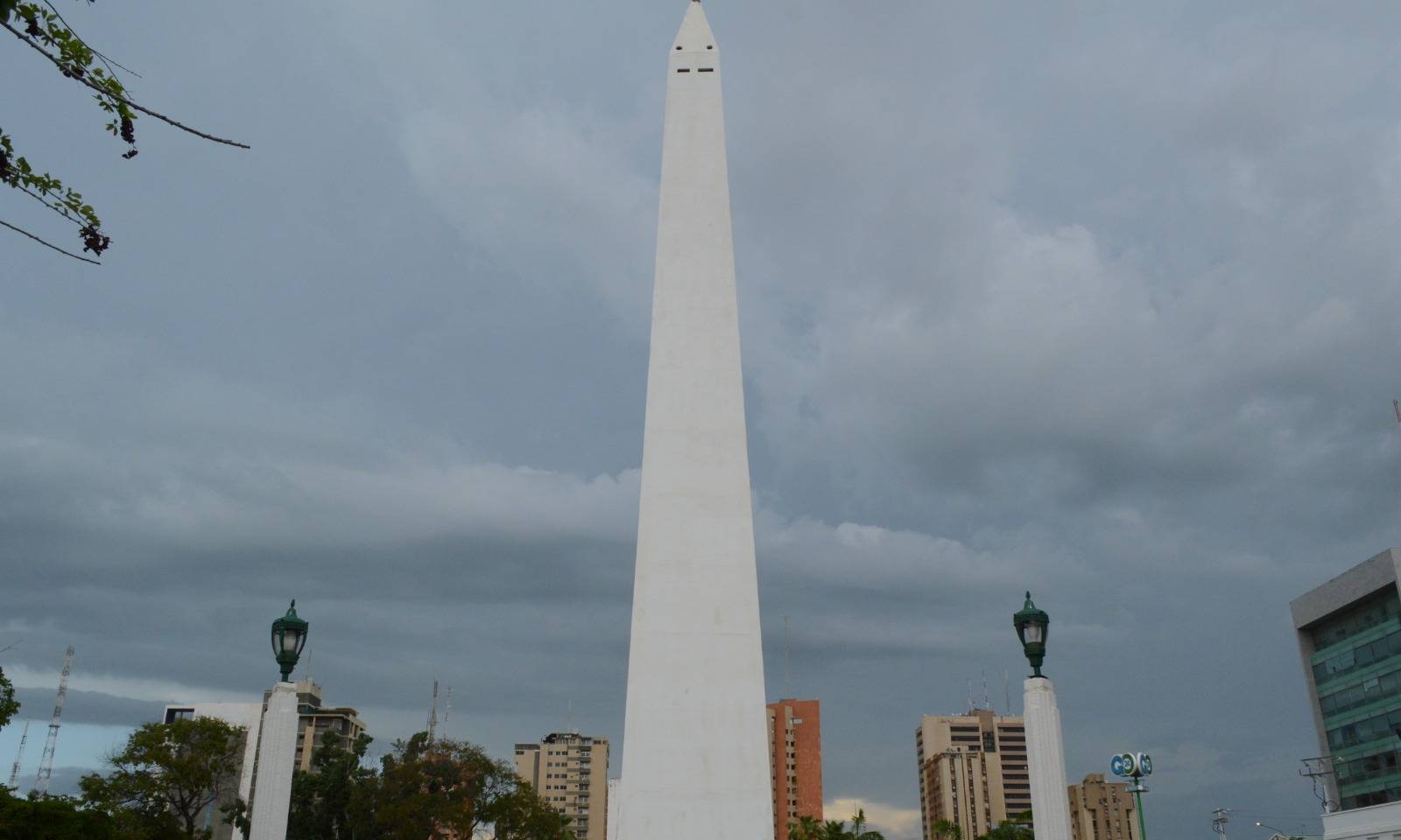Prevén cielos nublados y lluvias vespertinas en el Zulia