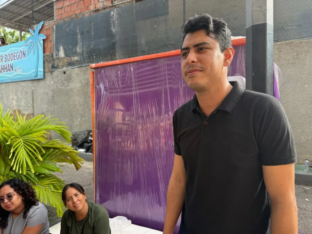 Psicólogos atienden a víctimas del terremoto en La Guaira