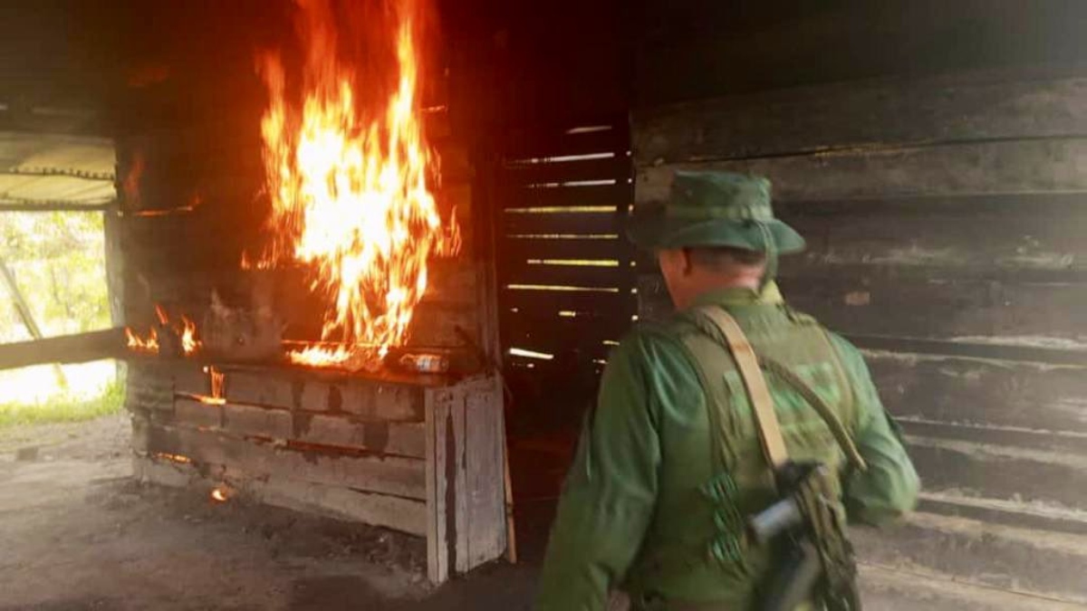 FANB destruye garita en Bolívar con armas de guerra