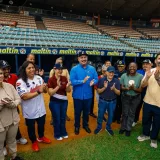 Luis Caldera visita el Estadio Luis Aparicio para la temporada