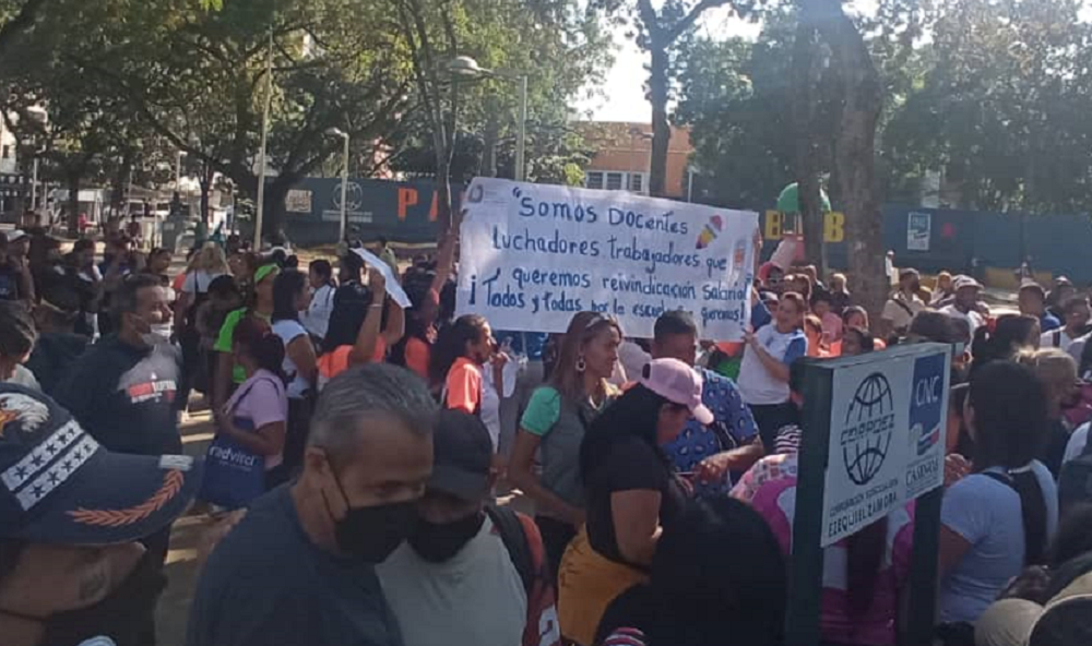 Docentes retomarán las protestas de calle 9 de enero