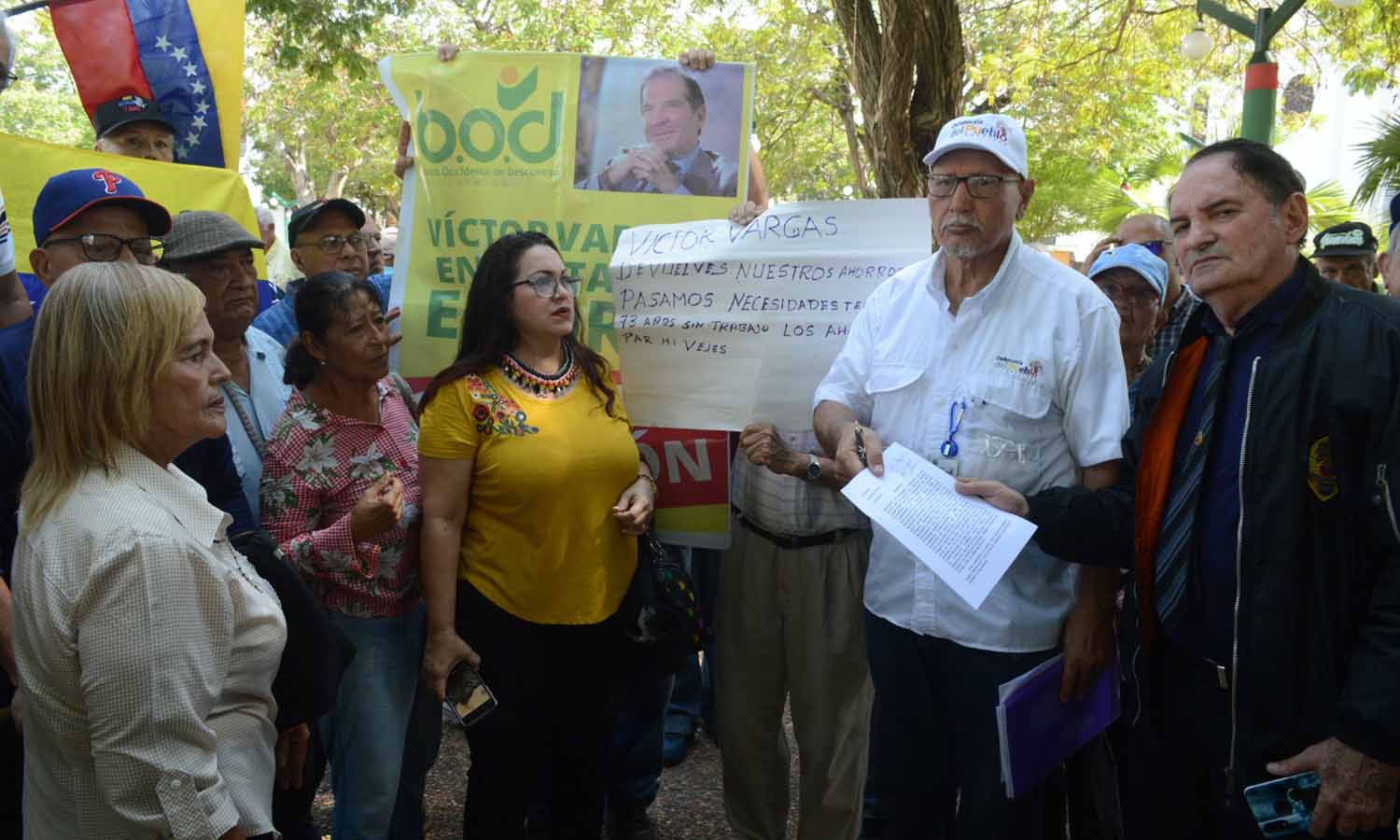 Jubilados piden a la Defensoría del Pueblo mediar para aumento salarial
