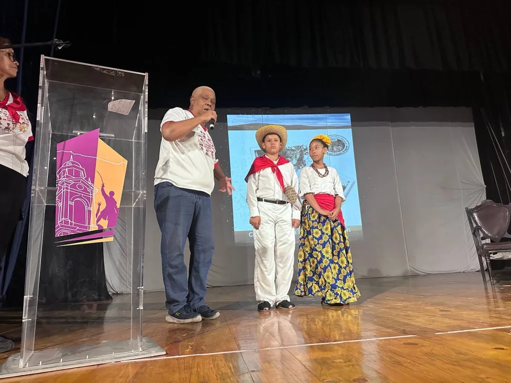 La Llora reúne a jóvenes en La Victoria para preservar la tradición