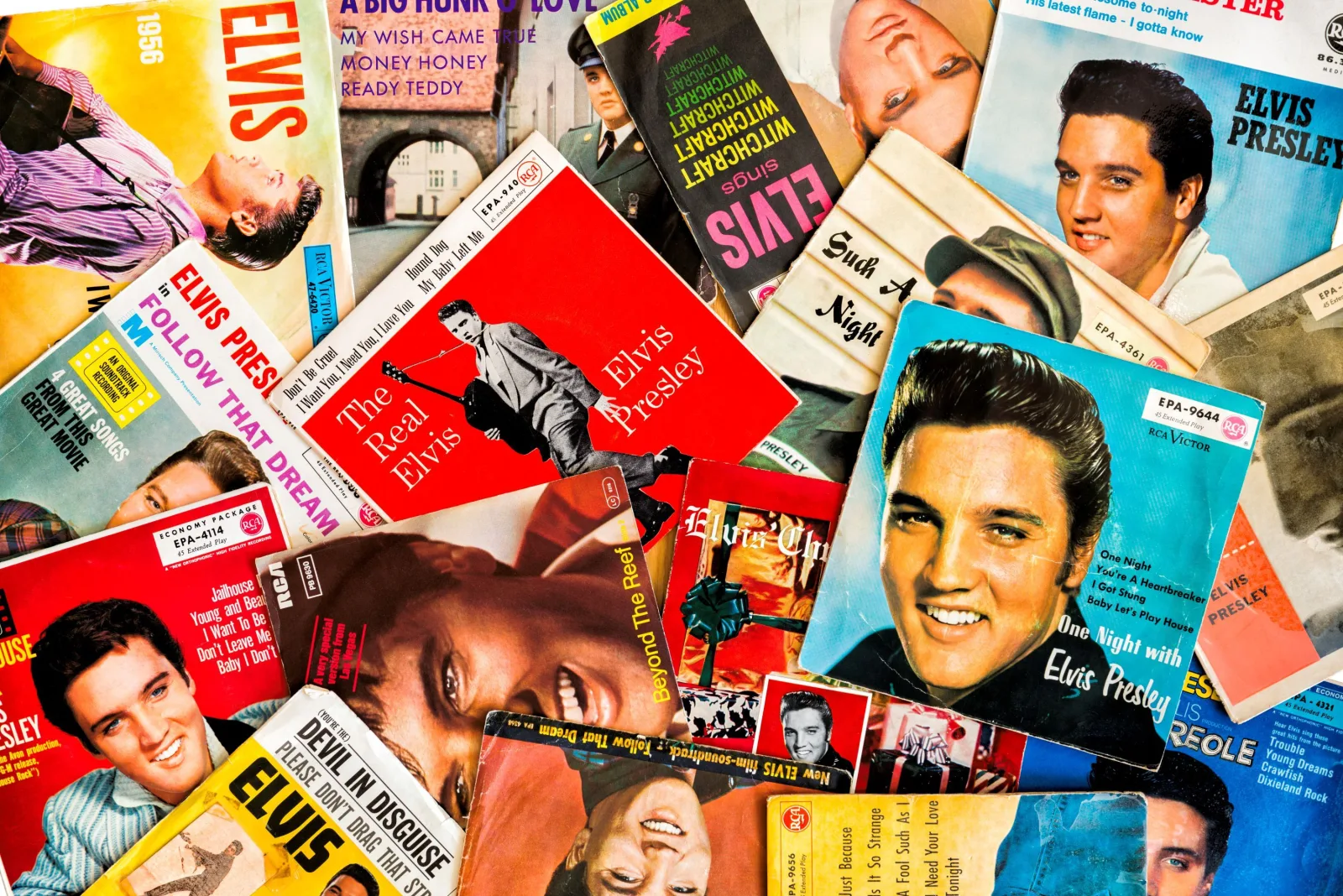 Derechos de Elvis Presley reclaman más de $41 millones a Anthropic