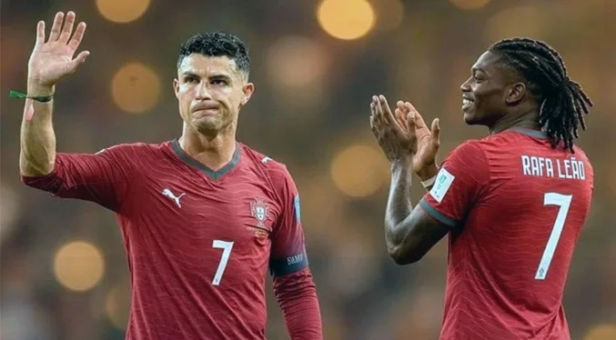 Rafael Leão heredará el número 7 de Cristiano Ronaldo